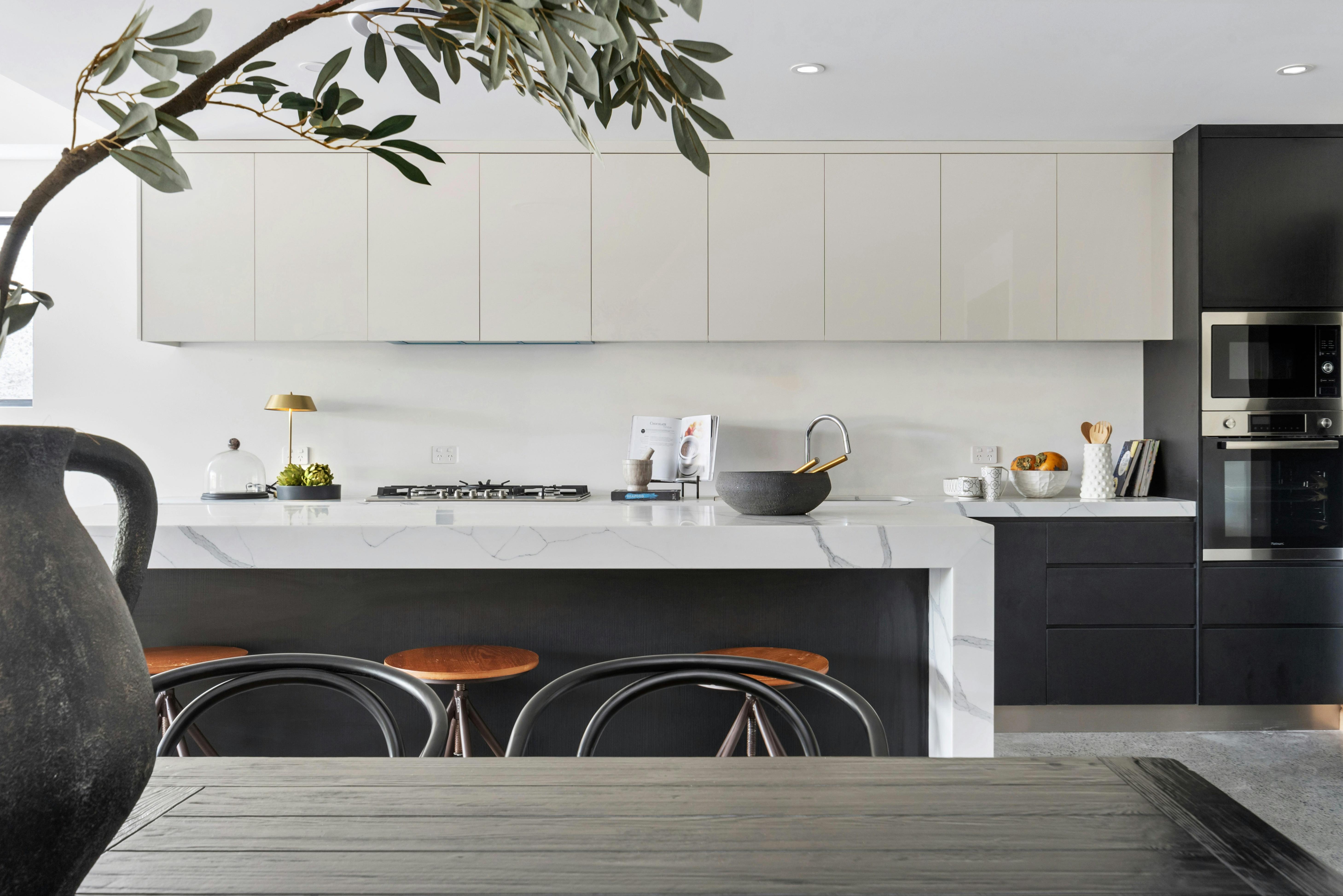 Qual o design de interiores perfeito para uma cozinha em open space