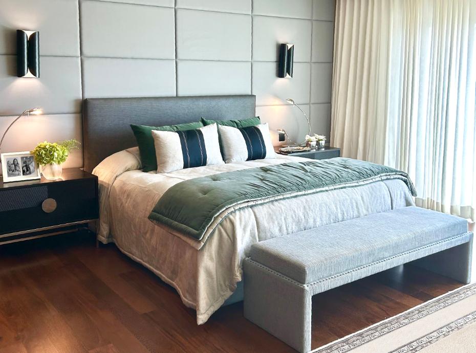 Decoração de quarto de casal contemporânea num apartamento em Sintra.