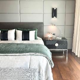 Decoração de quarto de casal contemporânea num apartamento em Sintra.